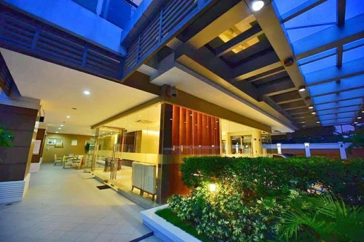 Padgett Place Prime Suites Cebu Exterior foto