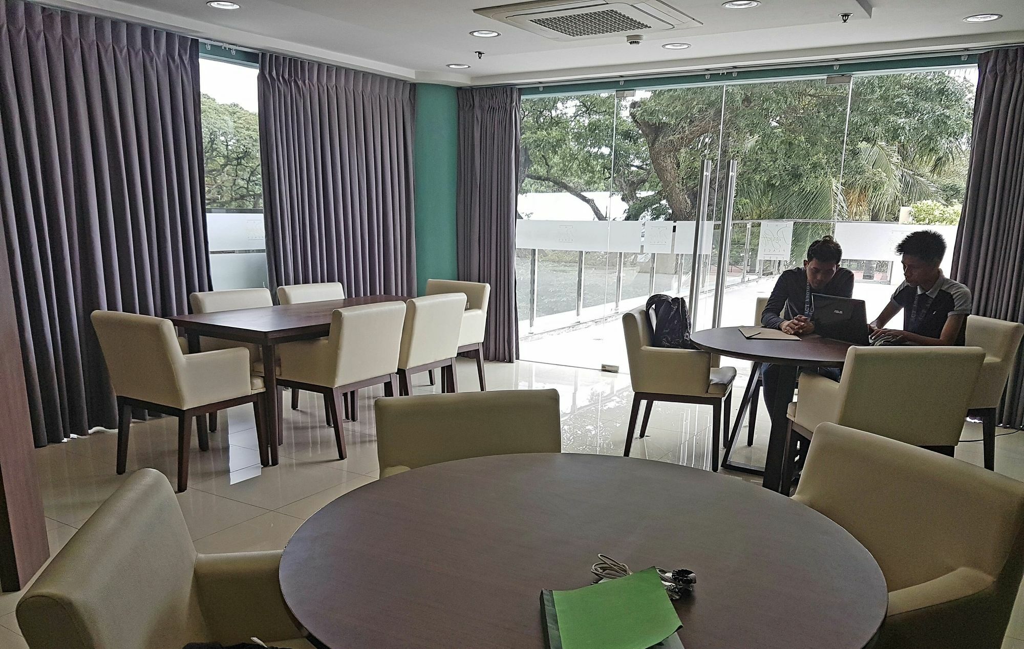 Padgett Place Prime Suites Cebu Exterior foto