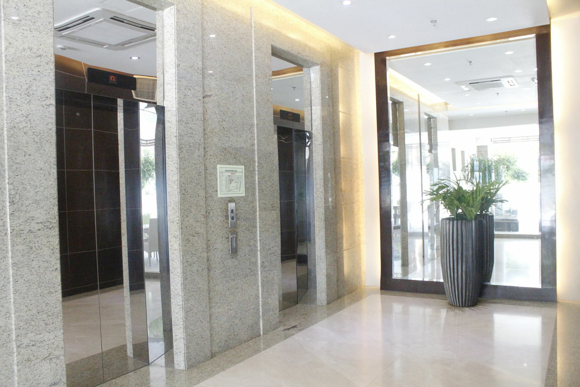Padgett Place Prime Suites Cebu Exterior foto
